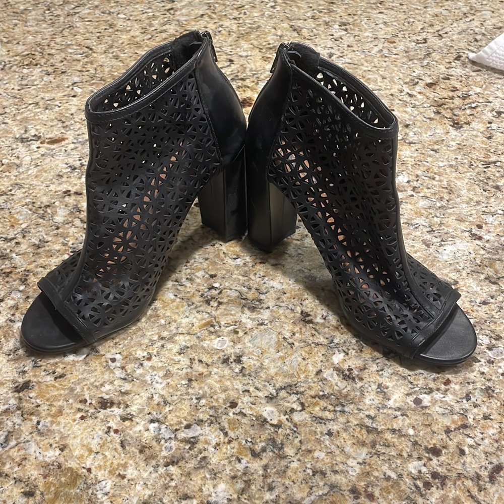 Report - Heeled Booties